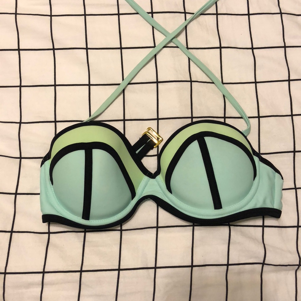BIKINI TOP!